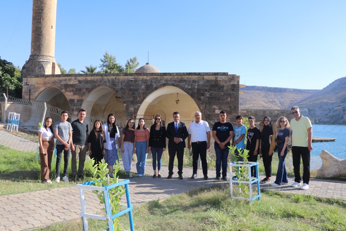 Siyah Güller Şehri Halfeti'yi Geziyorum'’ Projesi Kapsamında Çameli’li Öğrencilerimiz Halfeti’yi Ziyaret Etti.