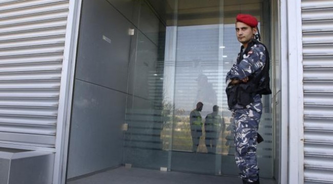 Lübnan'da Bankalar Mudilerin Baskınları Nedeniyle Yeniden Kapandı