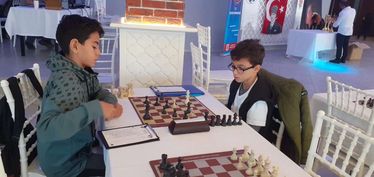 Kaymakamlık Kupası Satranç Turnuvası çekişmeli geçiyor 