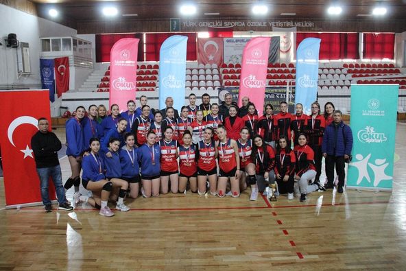 Fethiye Bahçeşehir Koleji şampiyon oldu