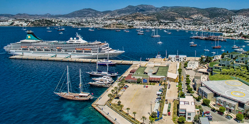 Yüzen Oteller Turizm Hareketliliğini Artırdı