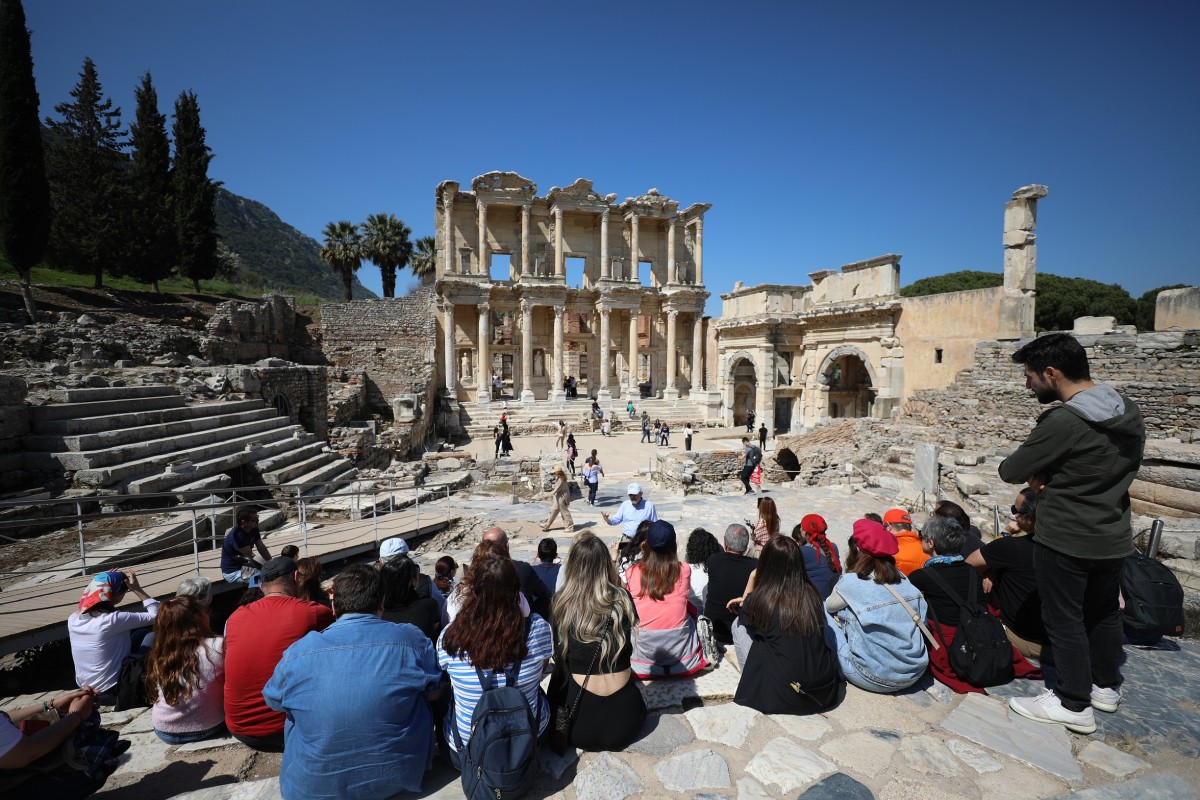 Muğla Kitap Kulübü'nden Efes Celsus Ziyareti