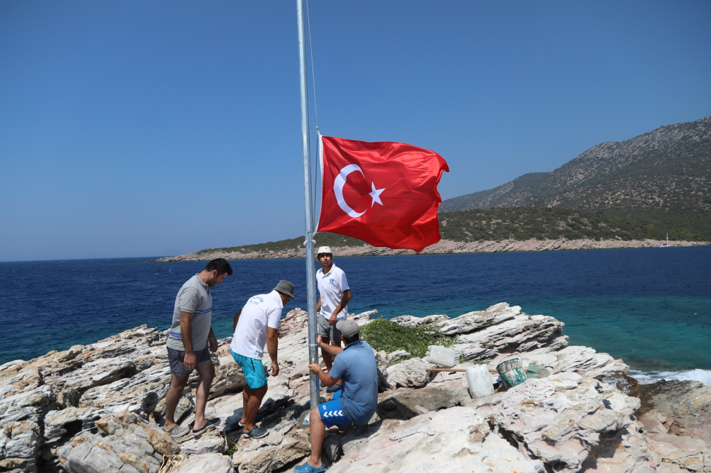 30 Ağustosta Ada ve Koylarda Türk Bayrağı Dalgalanacak