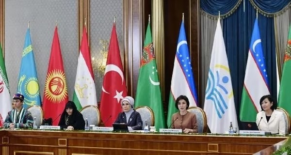 Emine Erdoğan Orta Asya'da iklim değişikliği formuna katıldı