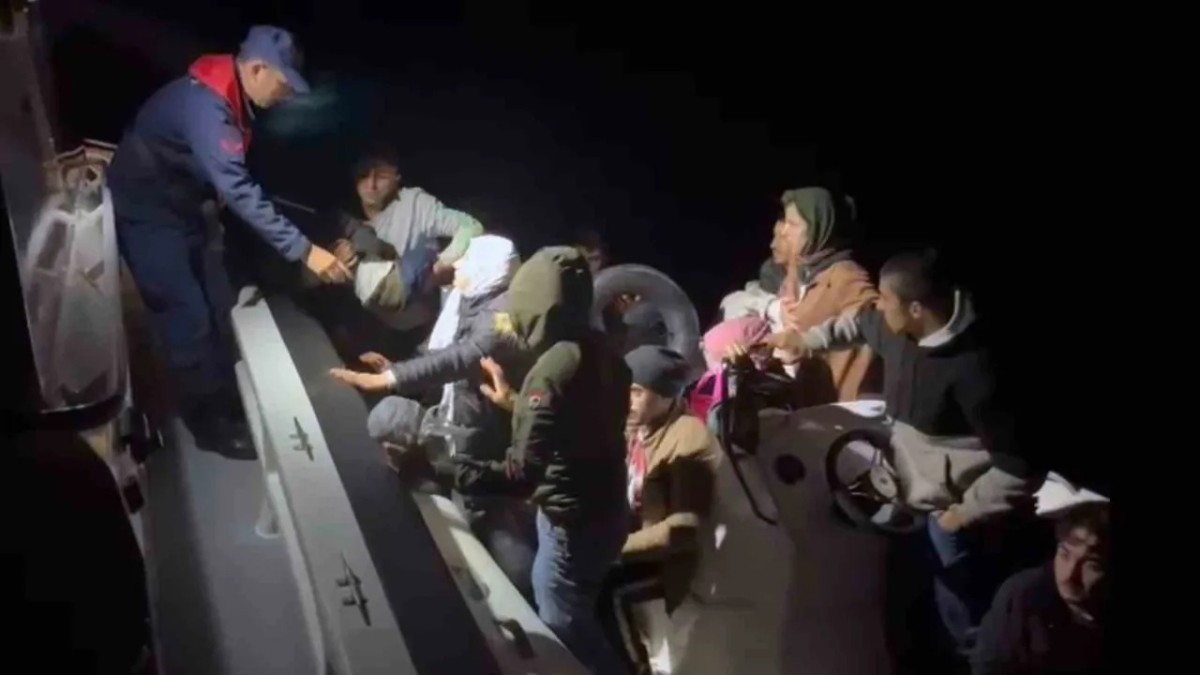 Yunanistan'ın Geri İttiği 26 Kaçak Göçmen Fethiye'de Kurtarıldı