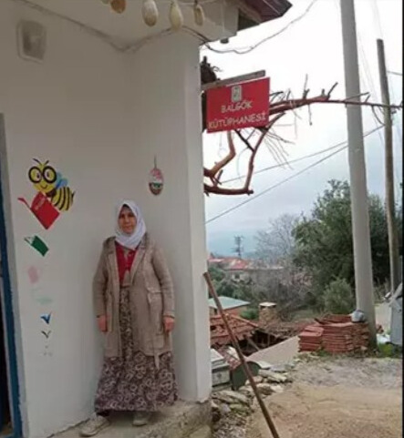 Liseyi Açıktan Bitirdi Yaşadığı Mahalleye Kütüphane Kurdu 