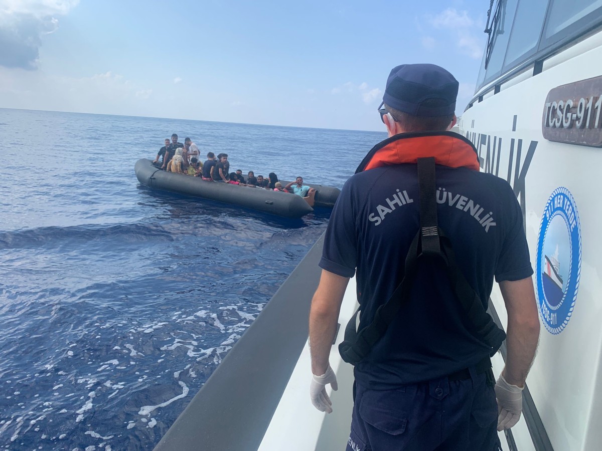 Fethiye Açıklarında Bir Botta 21 Düzensiz Göçmen Yakalandı 