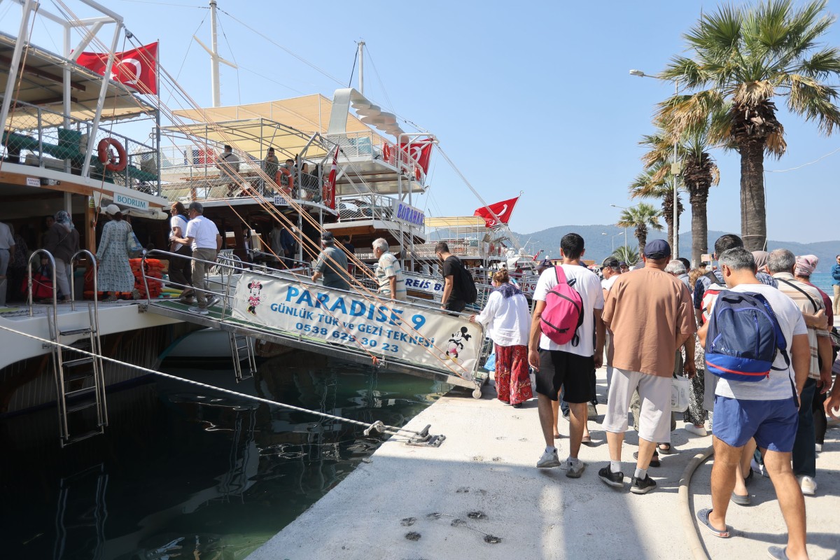 Şehit Aileleri ve Gaziler Muğla’nın Eşsiz Koylarında Ağırlandı