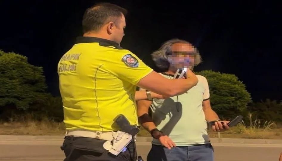 Trafik Polisine “Kolay Gelsin” Demek İstedi, 3.28 Promil Alkollü Çıktı