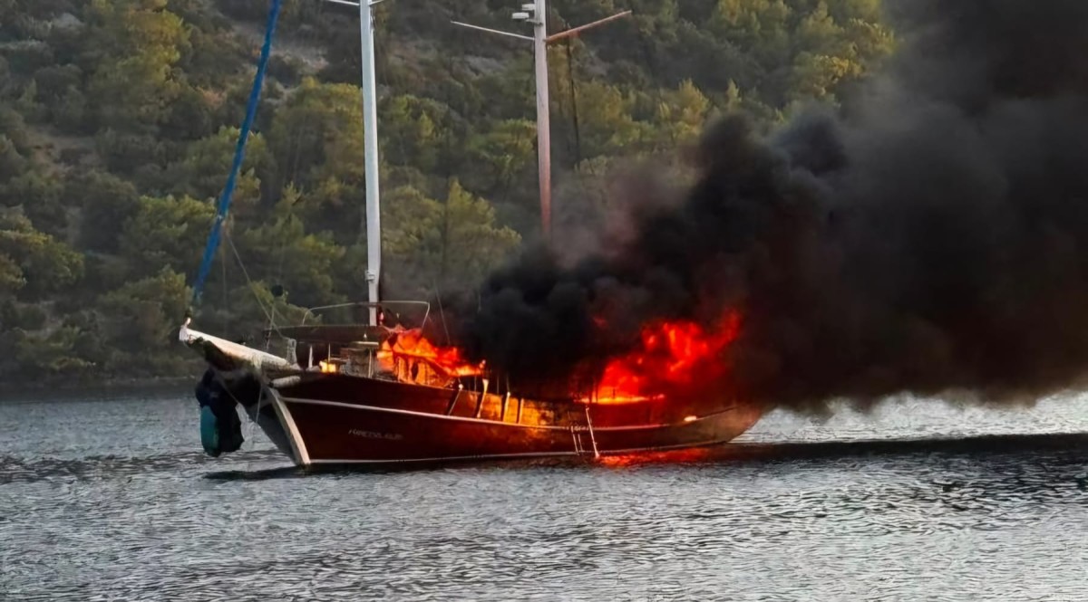 Göcek'te Demirli Tekne Yangında Kullanılamaz Hale Geldi