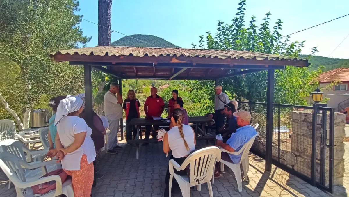 “Gökçeovacık’ta Yangın Sonrası Zeytinliklerde Rehabilitasyon Eğitimi Verildi”