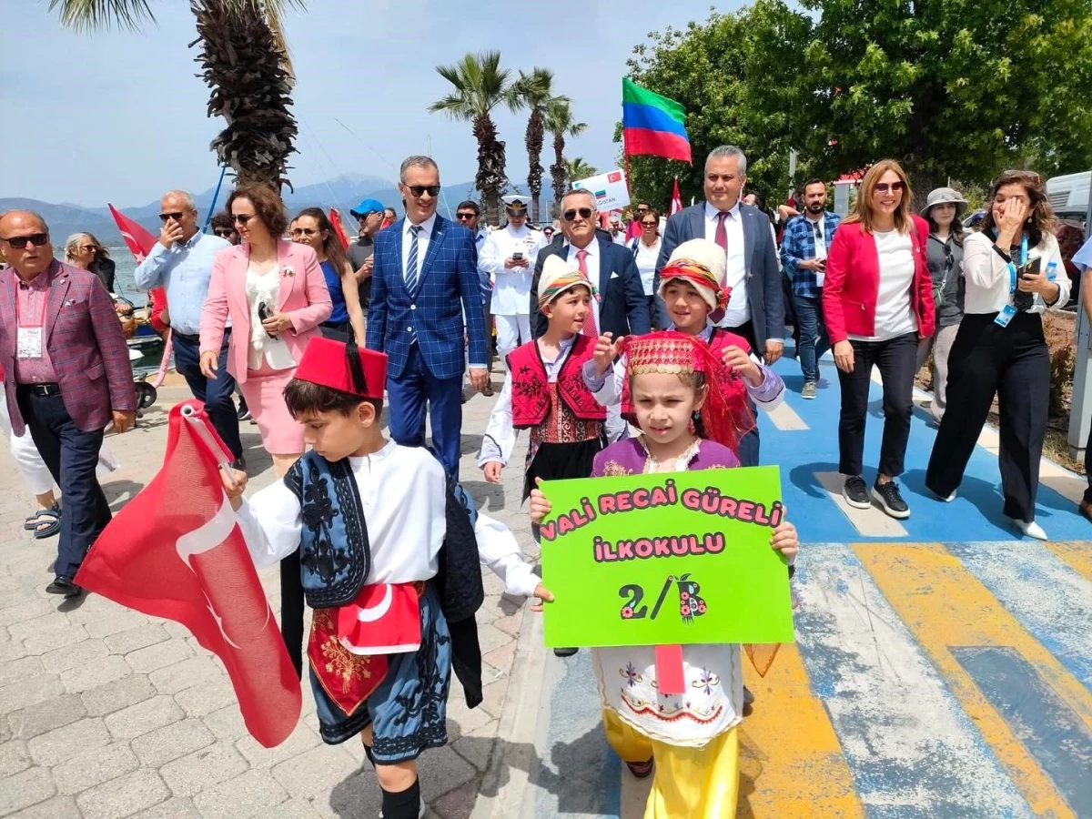 Fethiye'de 23 Nisan Kortej Yürüyüşü Yapıldı