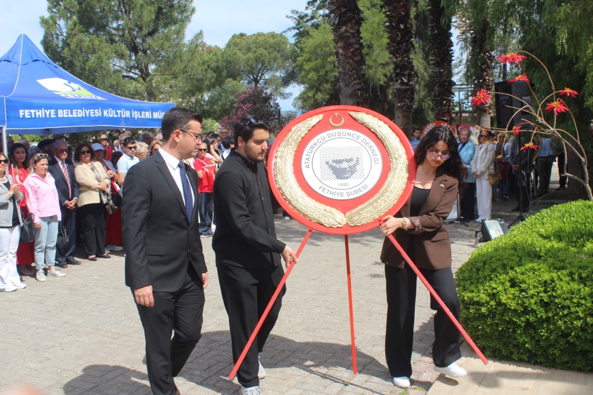 FETHİYE CUMHURİYET MEYDANINDA ANLAMLI 19 MAYIS TÖRENİ