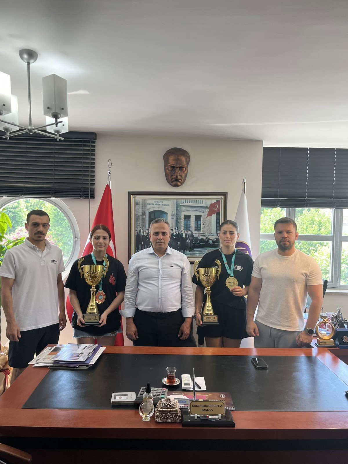 FETHİYELİ ŞAMPİYON BOKSÖRLERDEN ZİYARET