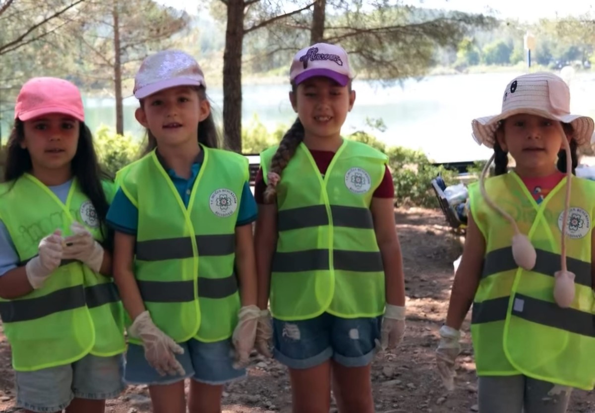 Muğla Büyükşehir’den Ula Göleti’nde Çevre Temizliği Etkinliği