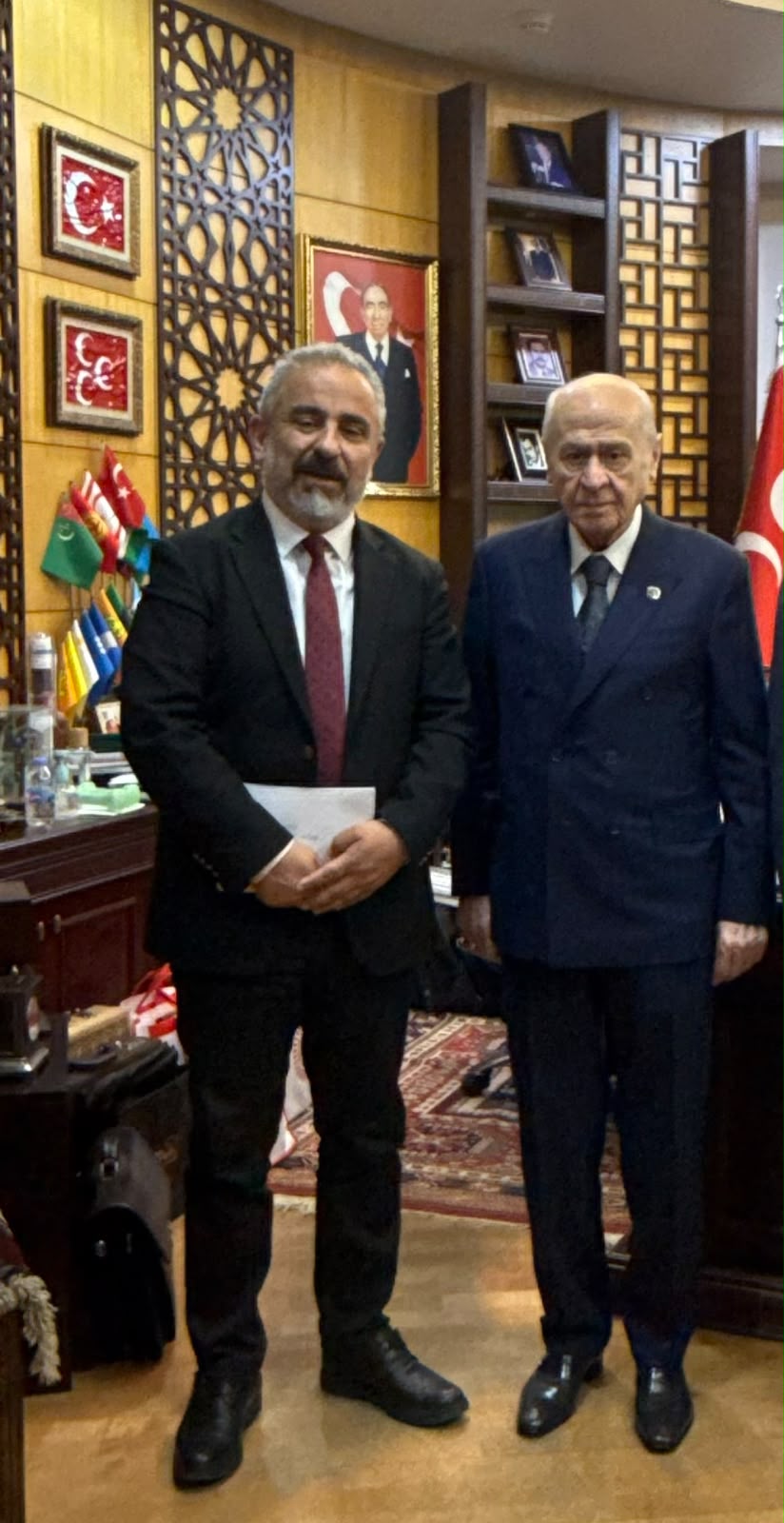 BAHÇELİ'DEN TARİHİ iMZA: