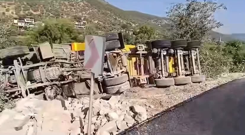 “MİLAS’TA DEHŞET ANLARI! DEV TIR ŞARAMPOLE UÇTU”