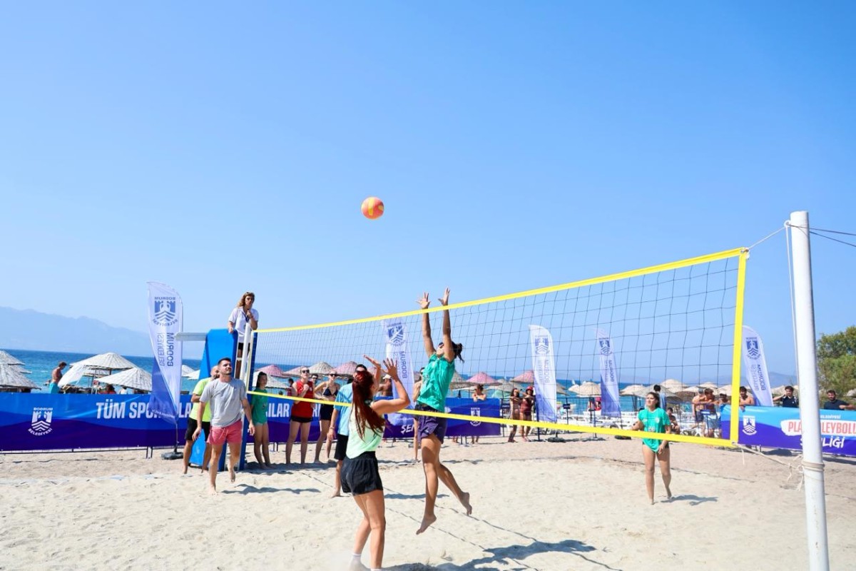“Plaj Voleybolu Şenliği Akyarlar’da Başladı”